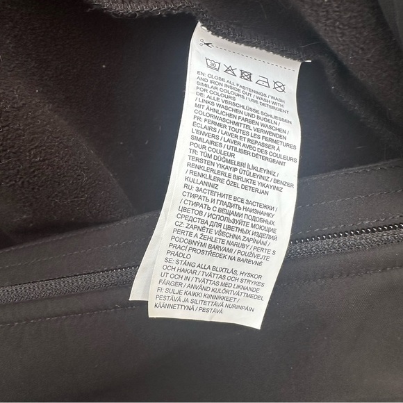 Ferrari Men's Black and Red Bomber Jacket - Picture 10 of 10